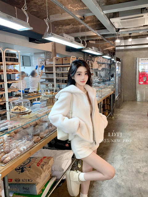 LDTJ haute couture cream frosting winter and autumn noble temperament casual lapel warm short fur thick coat for women