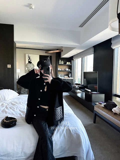 Ldtj High-End Customization: the Alluring Sister's Appointment - Autumn French Style Small Fragrance Diamond Pattern Leather Pocket Knitted Cashmere Cardigan Jacket