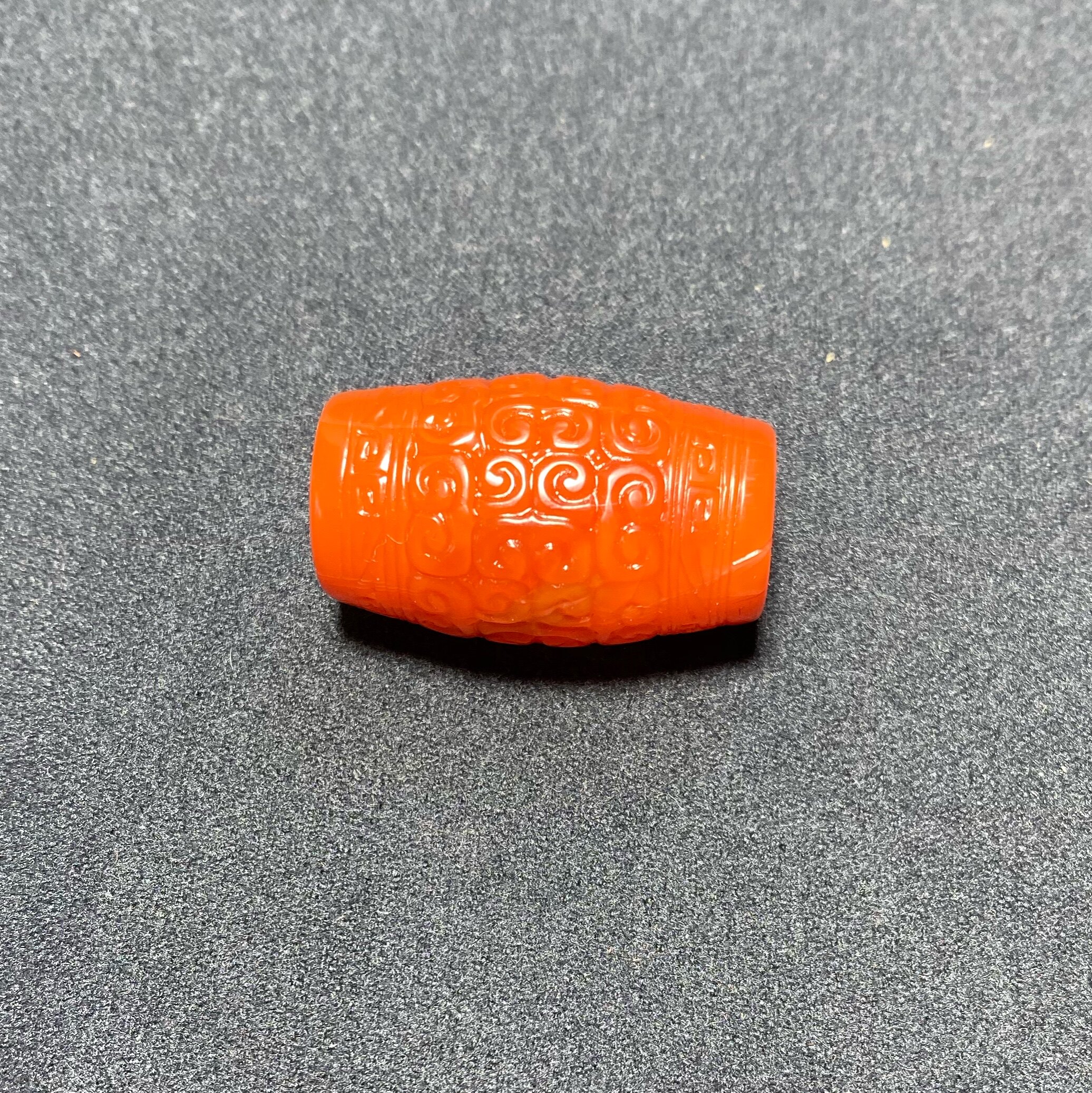 Natural Baoshan Nanhong scattered beads back pattern Lezi persimmon red single hand string text play with beads willow dripping hole