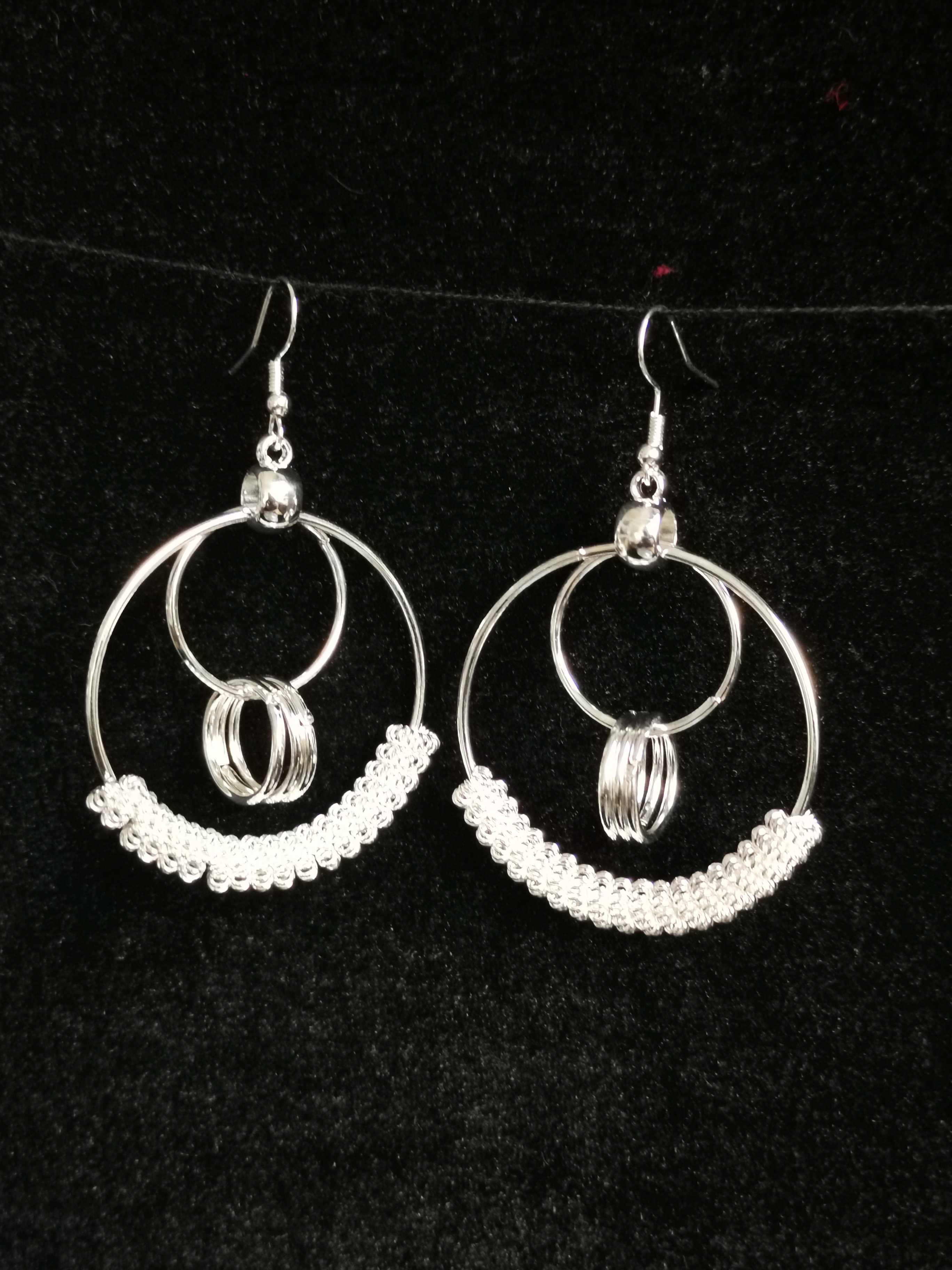 Miao Silver Ear Rings Hyperbolic Atmospheric Fashion Earbuds Stage Performance Bridal Ear Accessories Sweet and Female Ear Pin Nets Red Korean Version