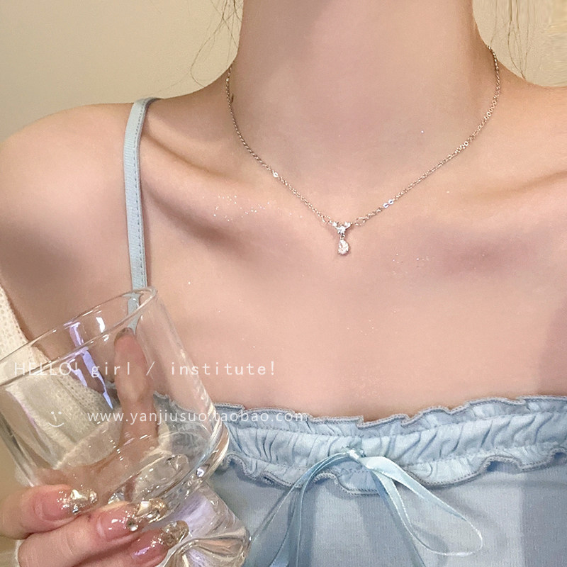 Mermaid Tears Zirconia Necklace, a luxurious and niche clavicle chain for women, a high-end 2026 new neck chain accessory.