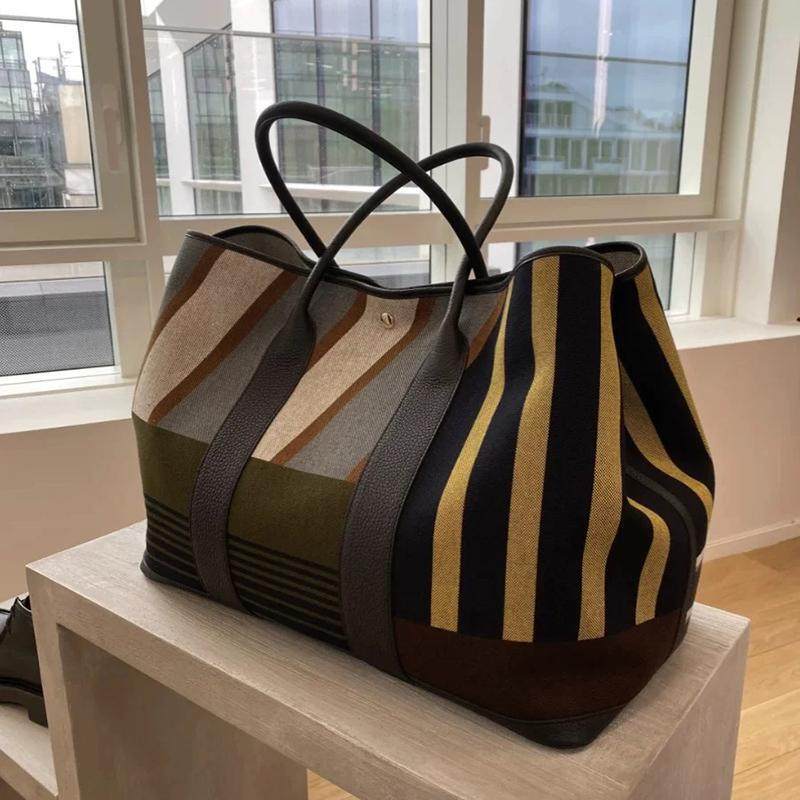 2026 Spring/Summer New Fashion Versatile European and American Style Striped Garden Bag Handbag Tote Bag Large Capacity Women's Bag Trendy