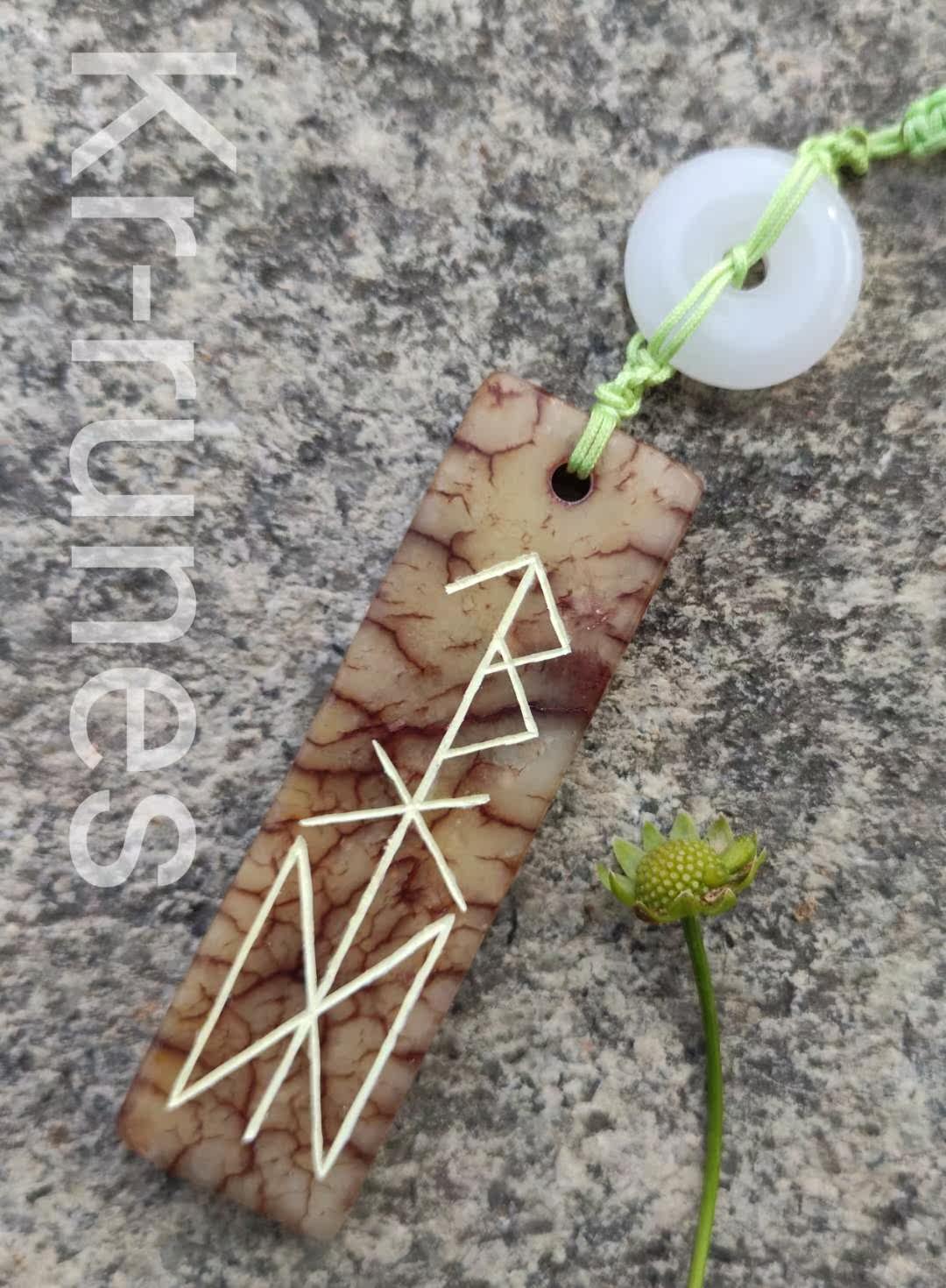 High Definition Hand Nordic Lune Pattern Original Design Accessories Tarot Crystal Rune