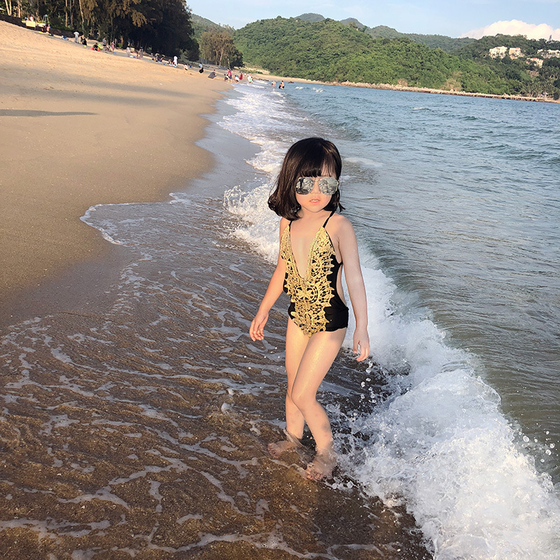 Girl's one-piece swimsuit European and American fashion v-collar lace middle-aged children's swimwear Baby Beach hot spring swimsuit