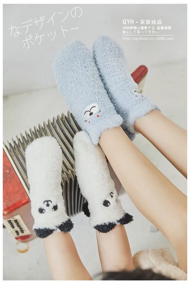 Vớ trẻ em mùa đông mới dễ thương vớ sàn nhà bé san hô nhung dày ấm áp không gót chân vớ cha mẹ-con quần tất len không bàn