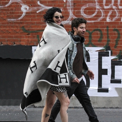 H letter small era with the same luxury Nordic ins blogger blanket shawl air conditioning blanket room model decoration sofa cushion