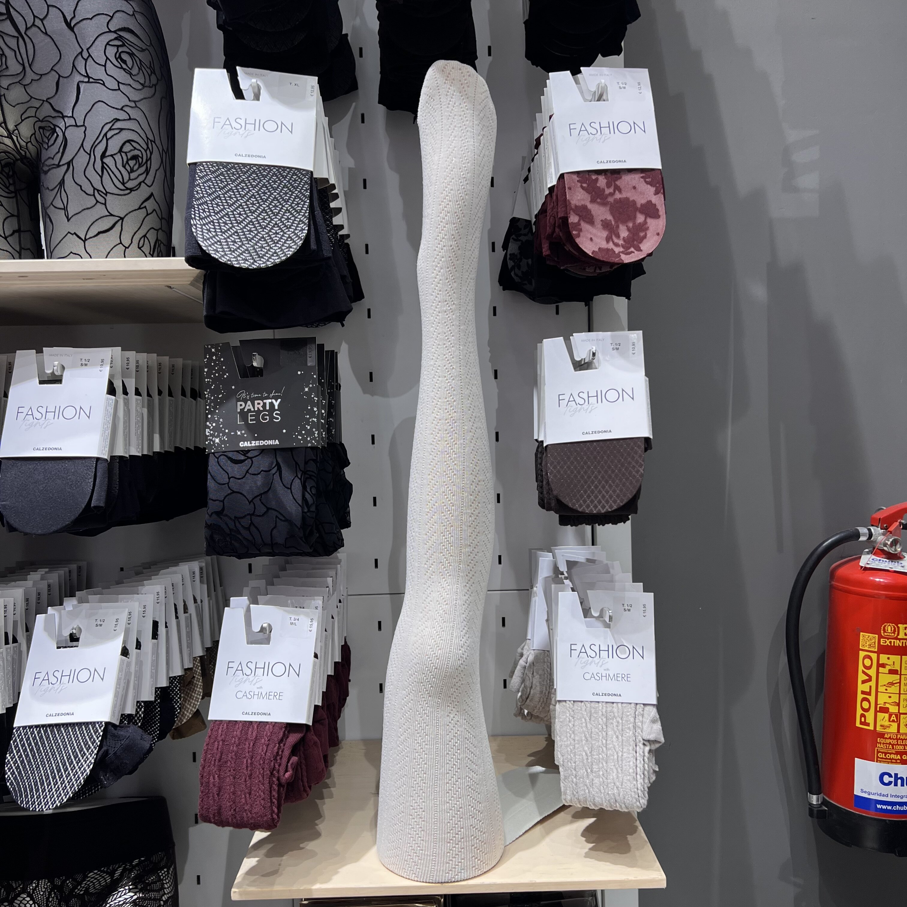 колготки / чулки дна 欧版正品calzedonia裤袜含羊绒镂空时尚保暖裤袜modc2180