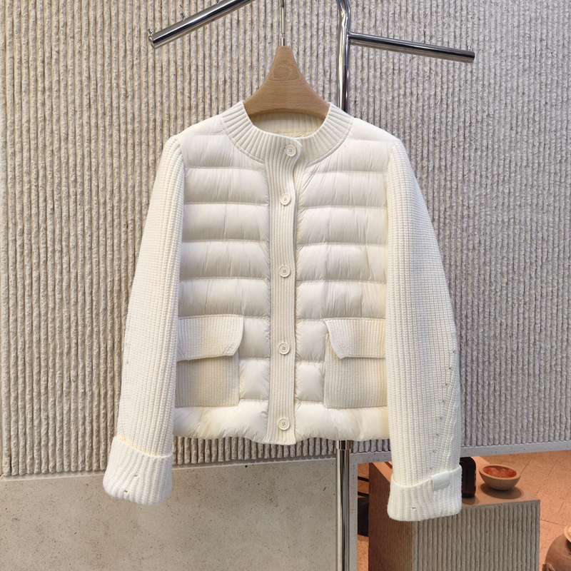 Same Style as in the Mall, Goose down Jacket 2026 Winter Knitted Sweater Sleeves Spliced with 90% White Goose Down, Round Neck down Jacket for Women 62006 Same Style as in the Mall, Goose down Jacket 2026 Winter Knitted Sweater Sleeves Spliced with 90% White Goose Down, Round Neck down Jacket for Women 62006