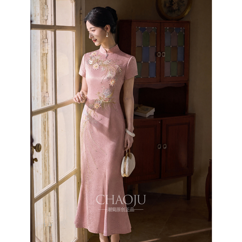 Trendy Pink Cheongsam Mother of the Bride Wedding Dress Fishtail Long Style Mother-In-Law Wedding Attire 2026 New Model Elegant and Youthful Trendy Pink Cheongsam Mother of the Bride Wedding Dress Fishtail Long Style Mother-In-Law Wedding Attire 2026 New Model Elegant and Youthful