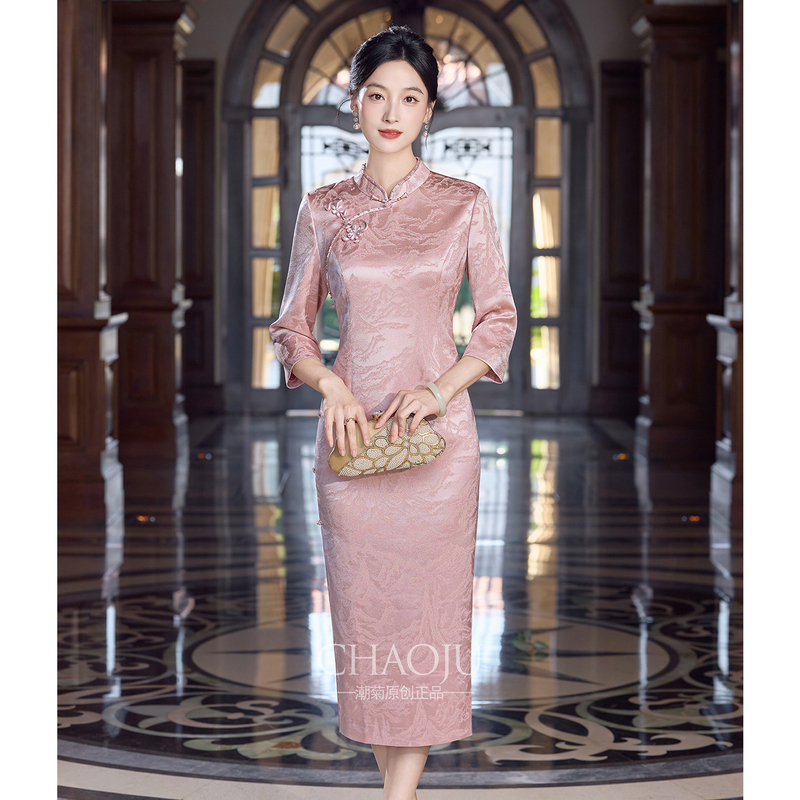 Wedding Banquet Mother's Dress Pink Cheongsam Modified Long-Sleeved Plus Size Fat Lady Elegant Mother-In-Law Outfit 2026 New Style Noble and Youthful Wedding Banquet Mother's Dress Pink Cheongsam Modified Long-Sleeved Plus Size Fat Lady Elegant Mother-In-Law Outfit 2026 New Style Noble and Youthful