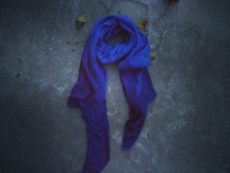 Picking and dyeing National craft Grass dyeing Pure plant dyeing Pure cotton tie-dyed scarf limited edition