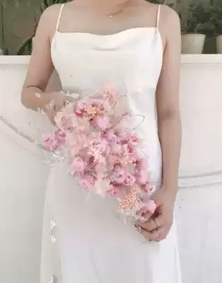 DIY handmade hand bouquet feather immortal flower rose crystal water drop Tang Yan wedding with the same high-end custom pink