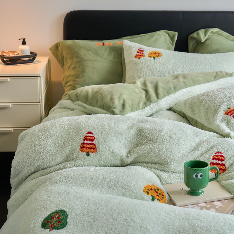 Cute Cartoon Thickened Warm Sheep Wool Milk Velvet Four-Piece Set Autumn and Winter Coral Velvet Flannel Bedding