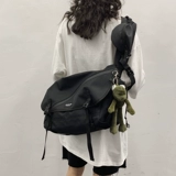 Вместительная и большая спортивная сумка через плечо