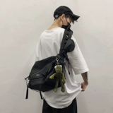 Вместительная и большая спортивная сумка через плечо