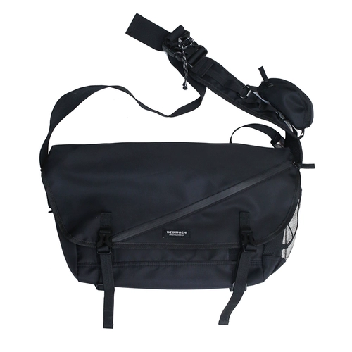 Вместительная и большая спортивная сумка через плечо