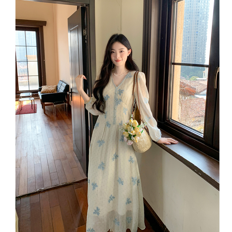 Gertcorel2026 New Spring Style French Gentle Style V Neck Age-Reducing Long-Sleeved Dress for Women That Covers the Belly and Looks Slimming