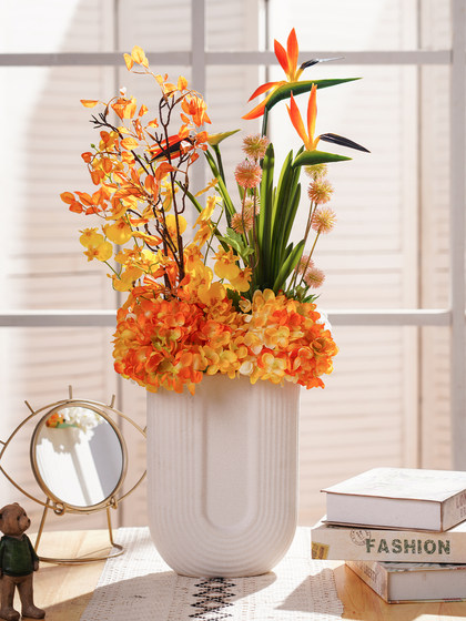 High-End Simulated Light Luxury High-End Bionic Plastic Fake Floral Arrangements, Living Room Decorations, Table Decorations, and Ornaments