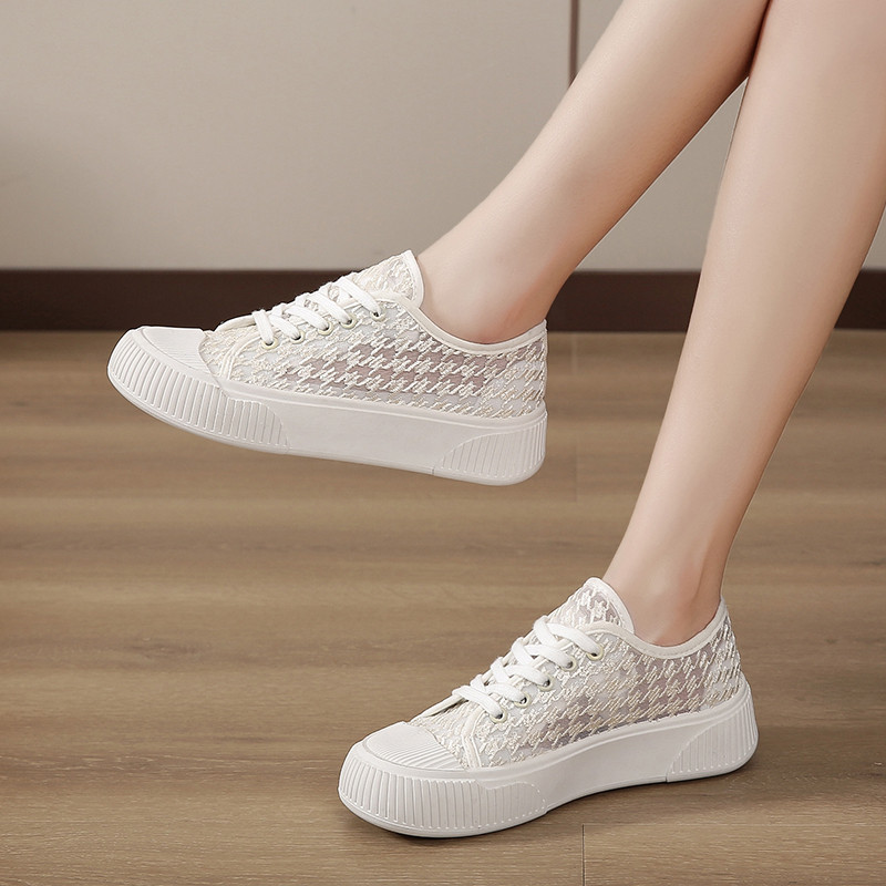 In the summer of 2022, the new fisherman's shoes and lady casual and flat - sole hollow breathable shoes