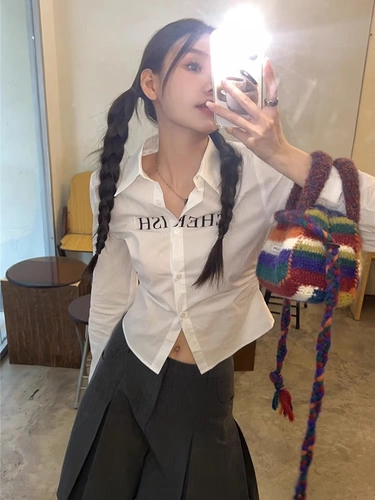 Белая осенняя приятная телу сексуальная рубашка