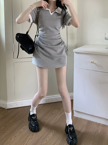 Футболка, летнее платье, приталенная мини-юбка, корсет, черная юбка, на шнурках, в американском стиле, воротник поло, А-силуэт