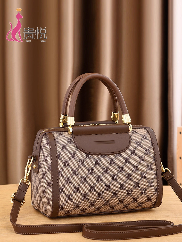 Large-Capacity Boston Pillow Bag, High-End Women's Handbag, 2026 New Style, Mother's Commuting Shoulder Crossbody Bag