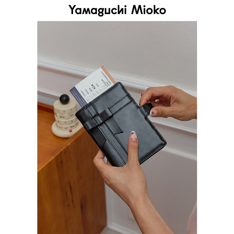 Yamaguchi's Bags Are Incredibly Exquisite! the Bow-Knot Multifunctional Travel Ticket Holder, Passport Holder, and Wallet Gift Yamaguchi's Bags Are Incredibly Exquisite! the Bow-Knot Multifunctional Travel Ticket Holder, Passport Holder, and Wallet Gift