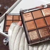 Матовые палетка теней, база под макияж, популярно в интернете, в коричневых тонах, на каждый день