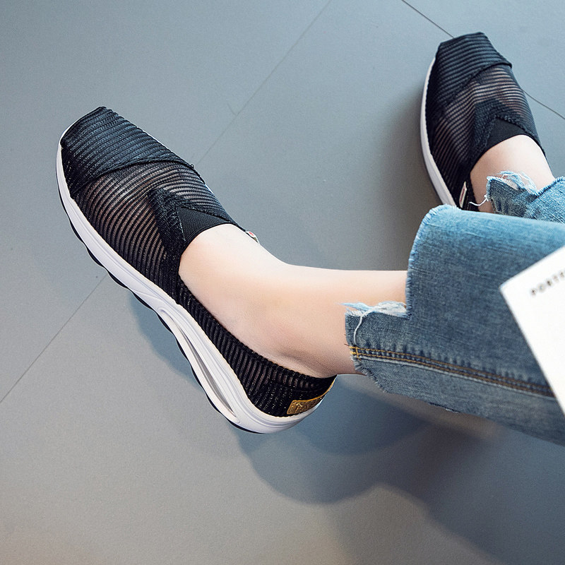 2019 new spring and summer hollowed-out old Beijing cloth shoes female Han version set foot sails shoes women breathable non-slip heightening women's shoes