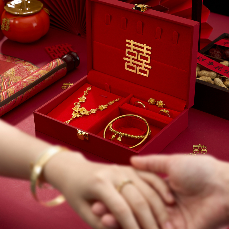 Engagement Tabletop Display Set, Simulated Hardware Set, Wedding Props, Fake Three-Gold Jewelry Set, Gold Photo Props