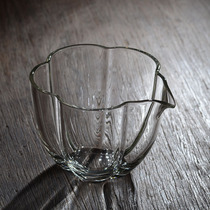 Day-style minimalist high boron silicon heat resistant glass fair cup petal-shaped uniform cup sub-tea instrumental tea tool