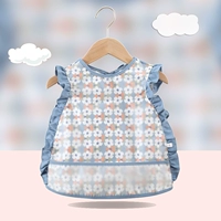 Синий нагрудник, в цветочек