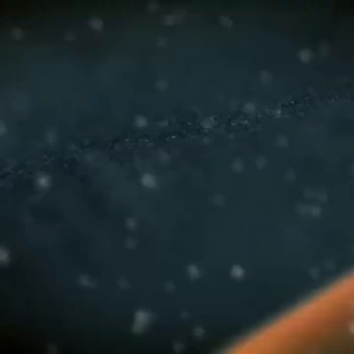 今天刀真得以一刀切透3M钻石膜。国产刻字机访问者都疯了。