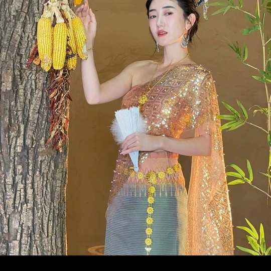 西双版纳泰国新款傣族服装女套装不掉粉披肩影楼民族风拍照艺考