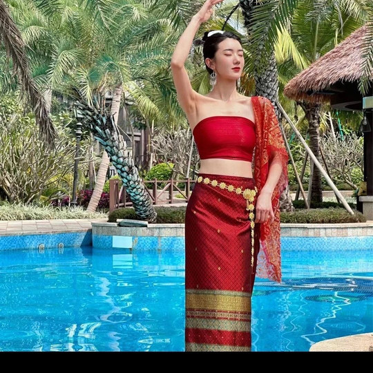 西双版纳泰国新款傣族服装女套装不掉粉披肩影楼民族风拍照艺考