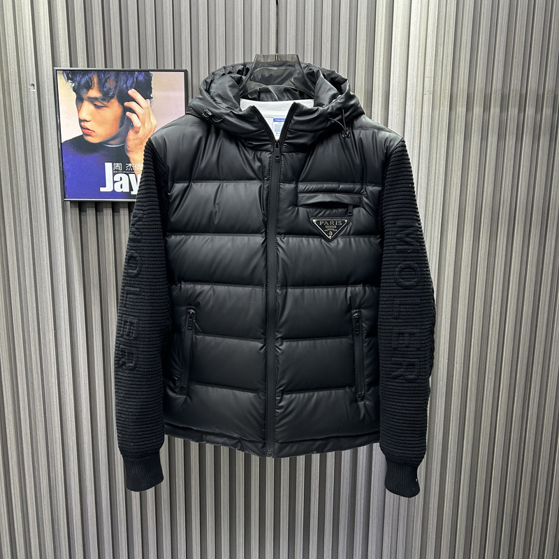 Pujia's New Winter Style down Jacket with Knitted Sleeves, Simple Triangle Logo, Pu Fabric, No-Wash, Slim Fit, Elegant European Style