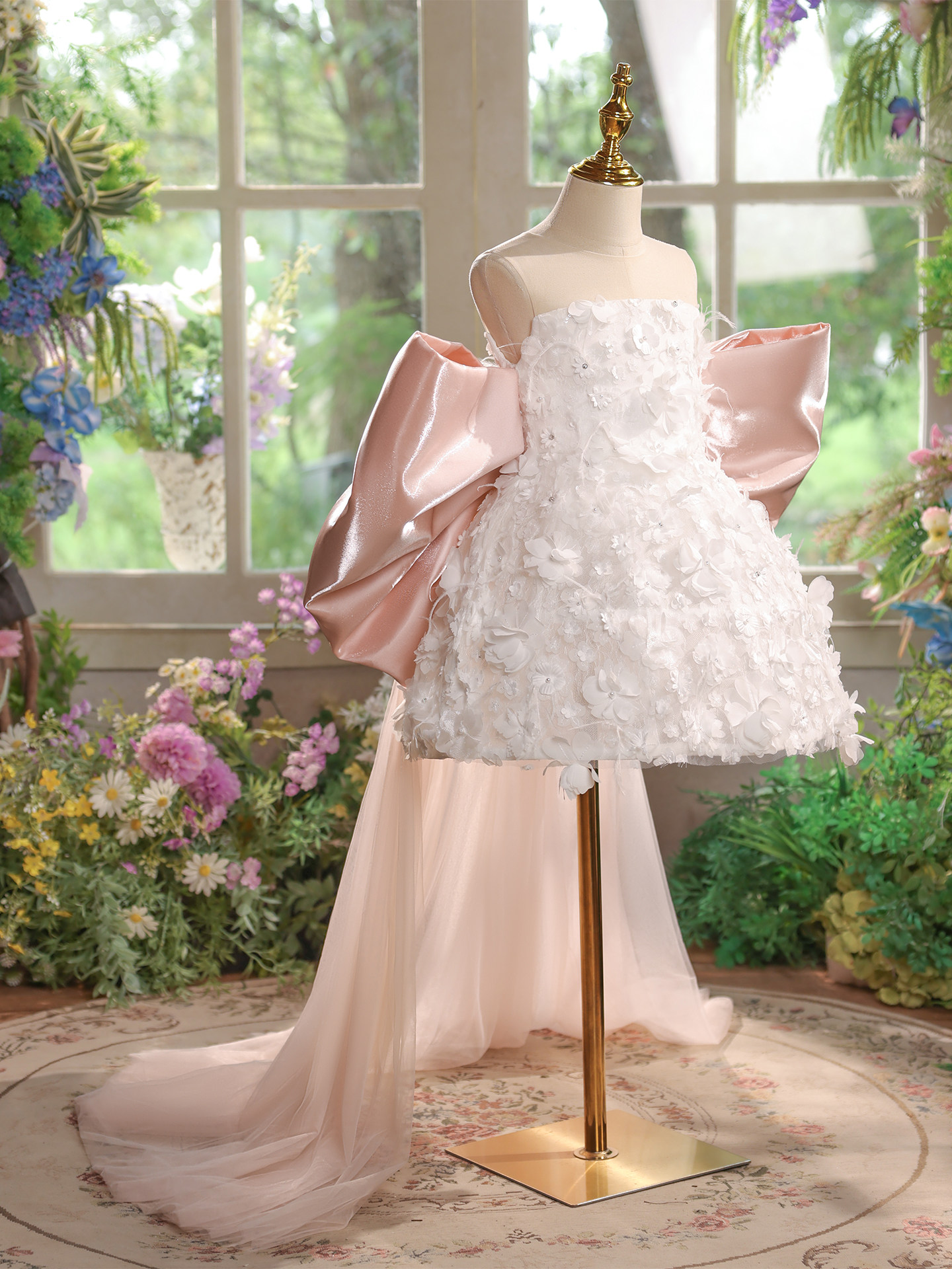 Girls' Dress 2025 New Model Children's Birthday Princess Dress High-End Piano Host Runway Performance Costume with Train