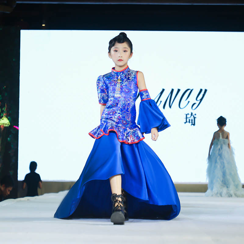 Girl Evening Gown Princess Dress 2022 New Temperament Children Gown Country Tide Walk Show Costumes China Wind Out