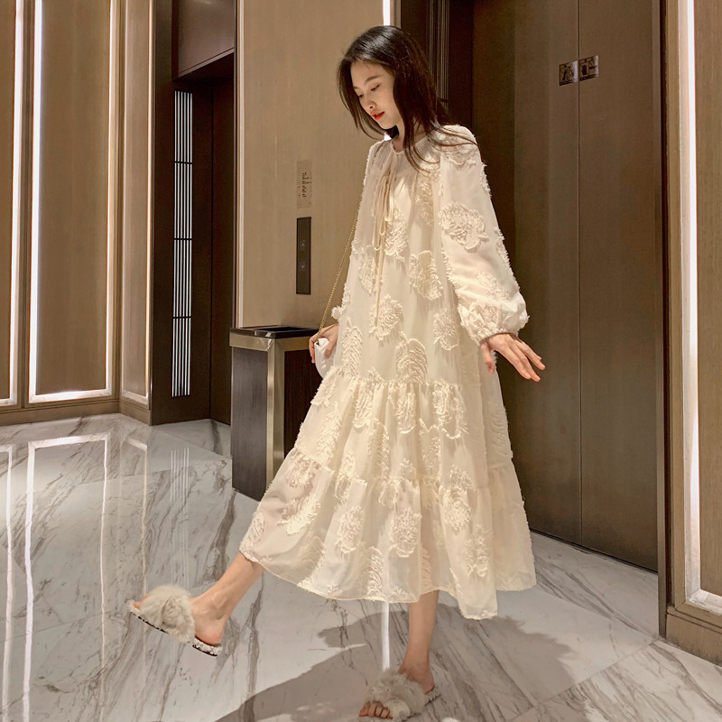 Pregnant women autumn dress 2022 new fashion spring and autumn pie super - fairy age - reduced skirt