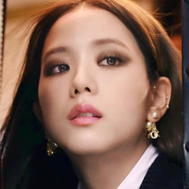 (Gao Ding special return) letter rhinestone earrings smart Shi family Diamond copper gold-plated light luxury celebrity female earrings