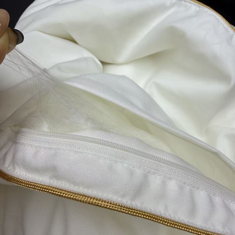 4.22 Branded Goods, Good Quality, Silk Quilt 200*230cm, Total Weight Around 1.75kg