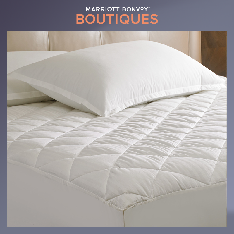 Sheraton hotel bed mat Protective pad cover Satin non-slip breathable padded bed Li Sheraton bedding