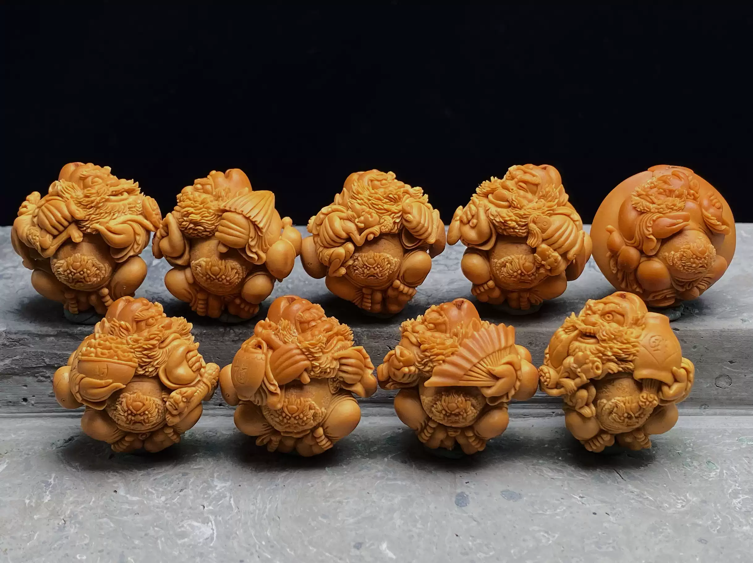 手彫り 核彫刻「鍾馗捉鬼」 妙女本工橄榄核雕八大钟馗妙女钟馗颗颗带鬼