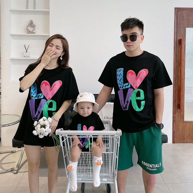 LOVE parent-child clothing family of three summer mother and daughter clothing baby retro letters graffiti printed short-sleeved T-shirt family clothing tide