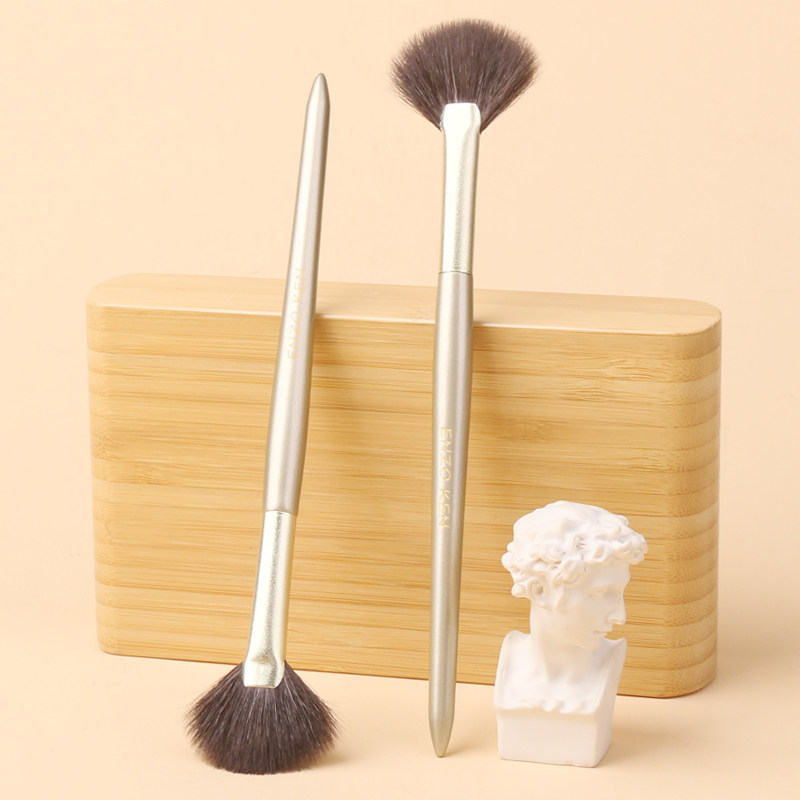 Enzo High Light Brush Sector Makeup Brush A Portable Ultra Soft Noses Beam Small Fix Brush Animal Hair Wool Blush Brush