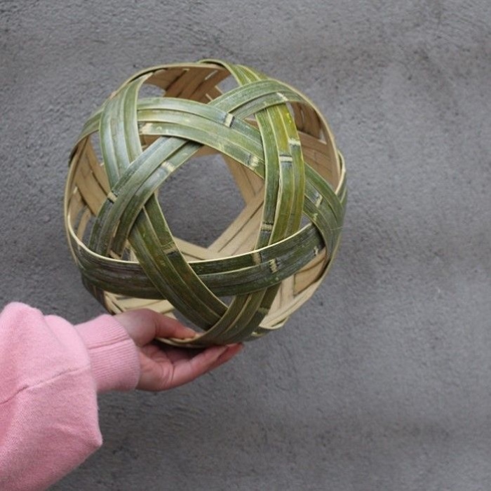 Handmade weaving overnight bow ball ancient natural vines Bamboo Strips Embroidered ball props decorated with handicraft football Myanmar-Taobao