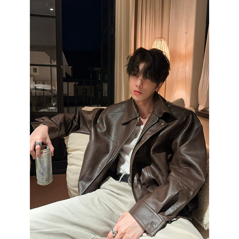 Dig1 Club【Meiladeqiu】Retro Style Brown Pu Leather Jacket for Men, Loose and Handsome Jacket for Autum Dig1 Club【Meiladeqiu】Retro Style Brown Pu Leather Jacket for Men, Loose and Handsome Jacket for Autum