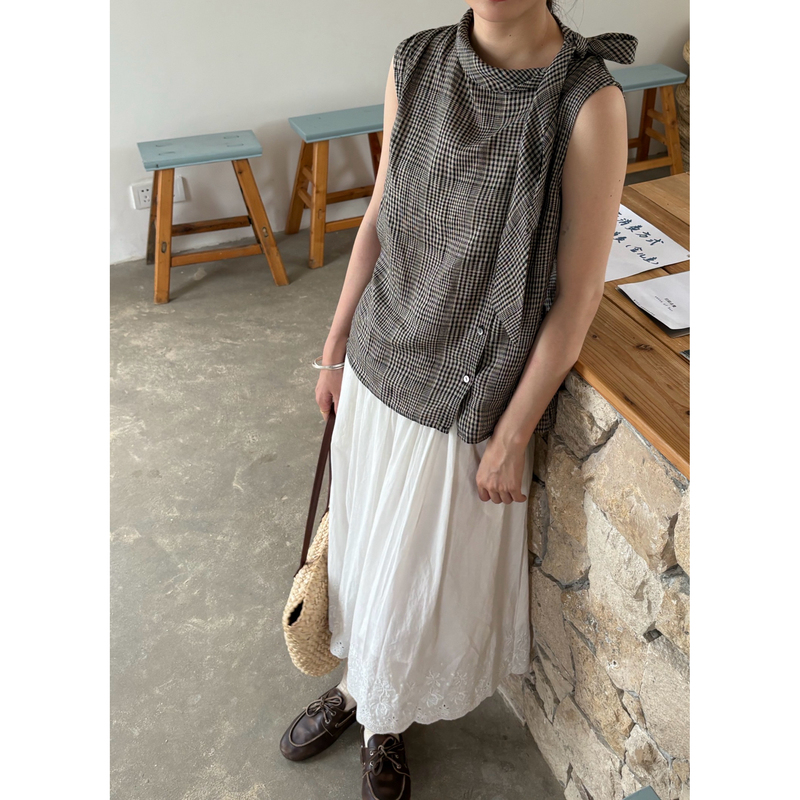 Yarn-Dyed Linen, Off-White and Black Plaid Asymmetrical Ribbon, Versatile and Slimming Look Sleeveless Vest Top