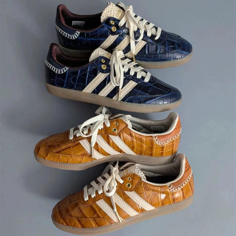 Wales Bonner Collaboration Low-Top Sneakers with Two-Tone Crocodile Leather and Mark Lines, German Training Shoes, Unisex, Navy Blue