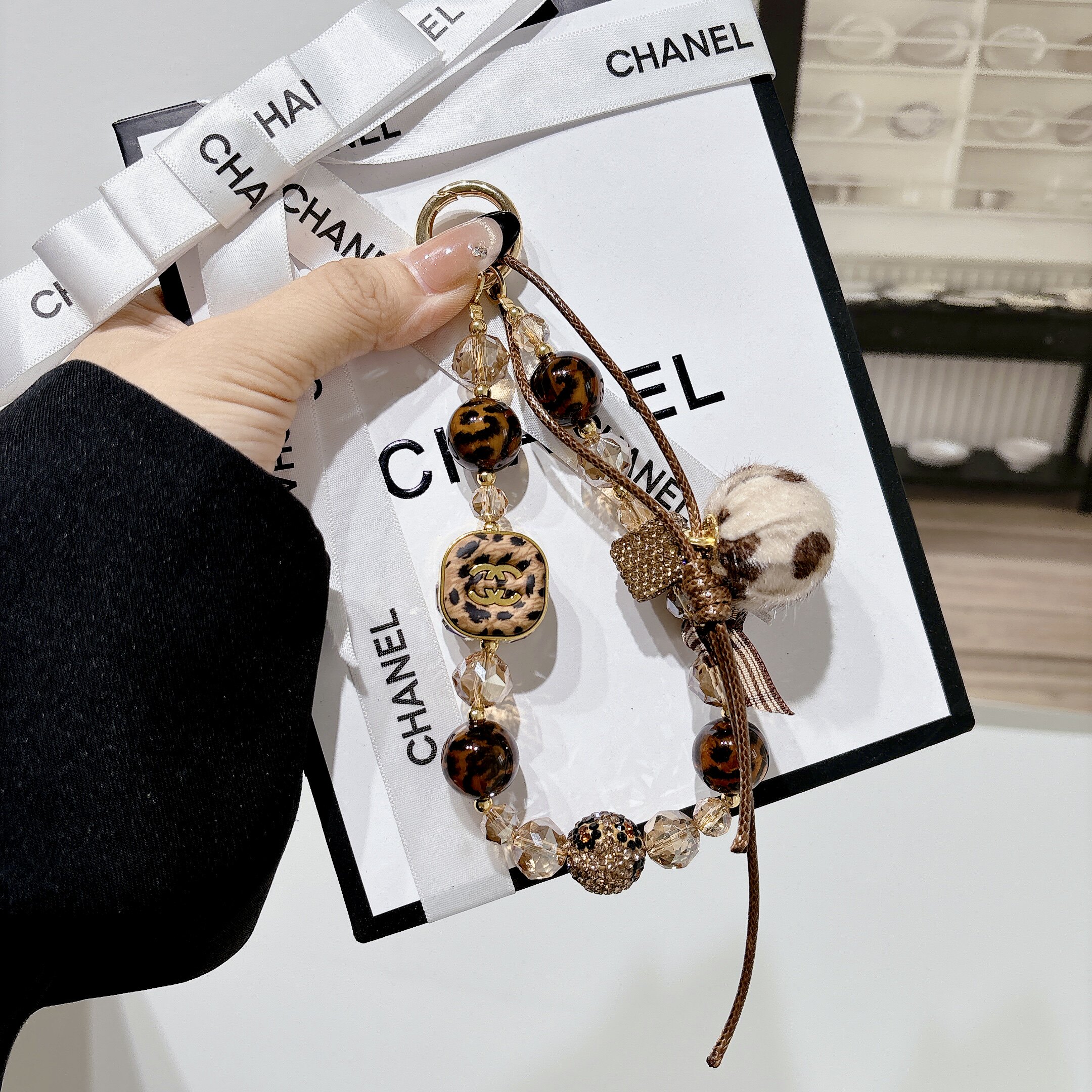 Leopard Print Chanel Style DIY High-End Retro Niche Phone Ring Lanyard for Women